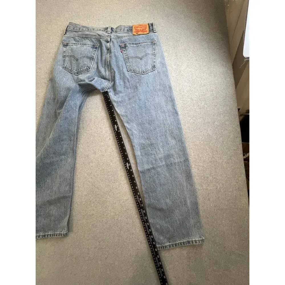 Levi's 505 Men's Light Wash Blue Denim Straight Jeans Size 35 x 30 Regular Fit